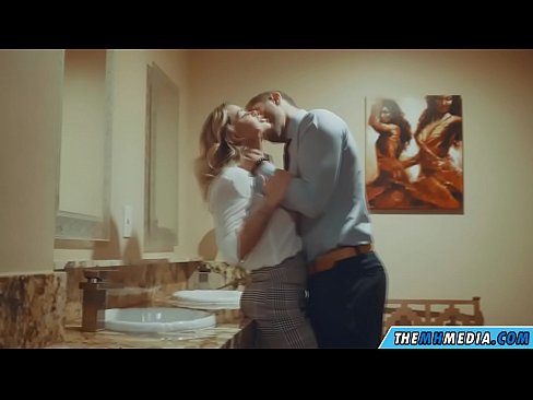 ❤️ Kun povekas blondi viettelee sinut julkisessa vessassa Porno at fi.classicmebel21.ru